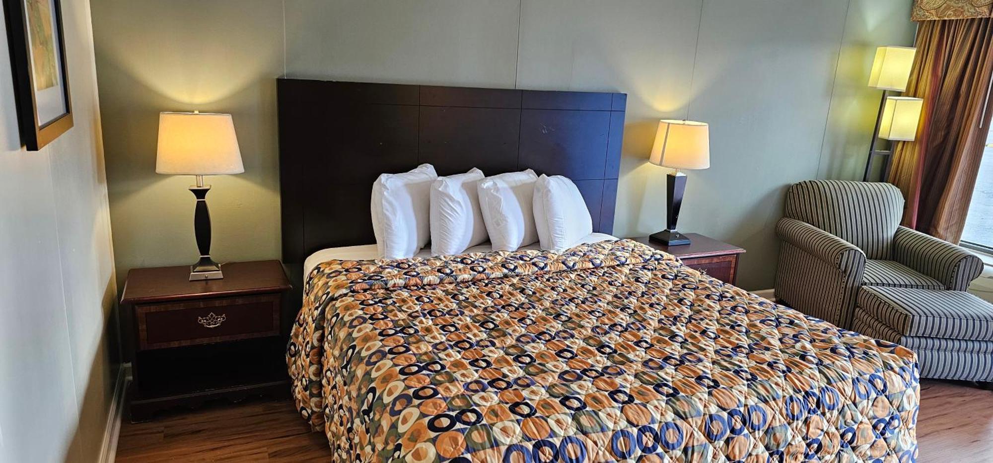 Astoria Hotel West Danville Bagian luar foto