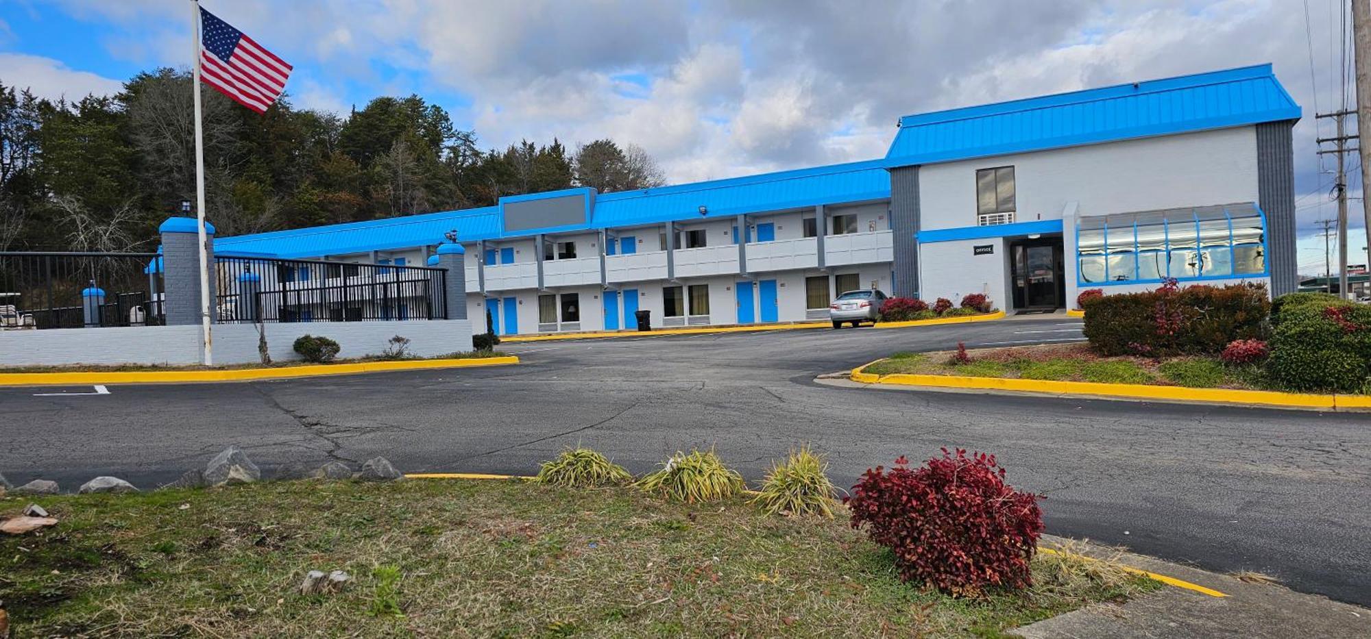 Astoria Hotel West Danville Bagian luar foto